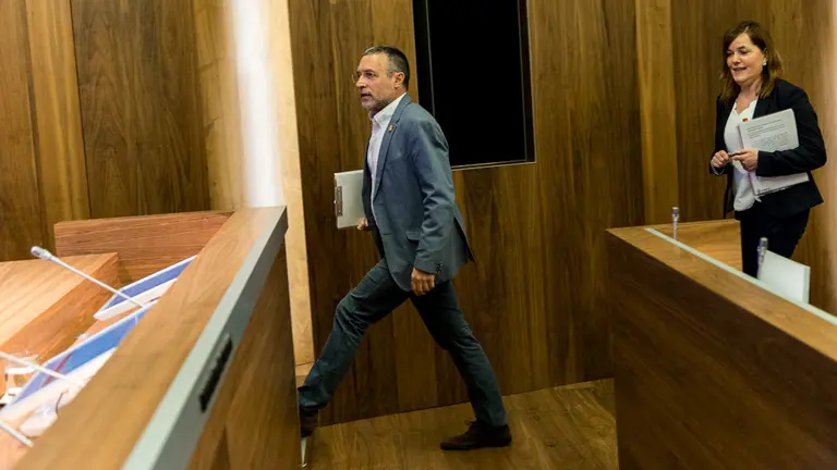 El vicepresidente de Derechos Sociales, Miguel Laparra, valora varios temas, en relación con su departamento, en la sala de prensa del Gobierno de Navarra (02). IÑIGO ALZUGARAY