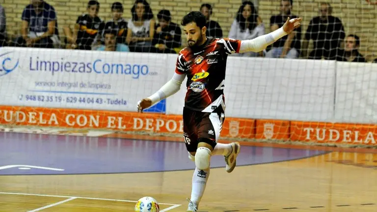 Sergi Cuxart es portero del Aspil Vidal.