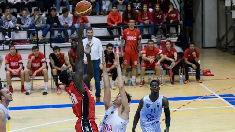 Tercer partido de cuartos de final por el ascenso a la liga Leb Oro entre Basket Navarra y HLA Alicante celebrado en el pabellón Arrosadía (24). IÑIGO ALZUGARAY