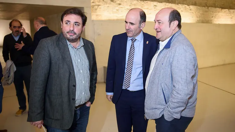 El PNV celebra un homenaje a los militantes con 25 años o más afiliados al partido. PABLO LASAOSA09