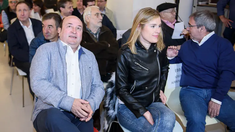 El PNV celebra un homenaje a los militantes con 25 años o más afiliados al partido. PABLO LASAOSA12