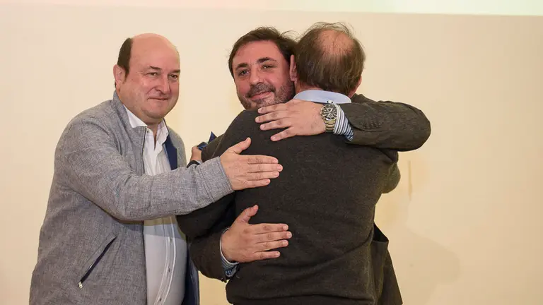 El PNV celebra un homenaje a los militantes con 25 años o más afiliados al partido. PABLO LASAOSA18