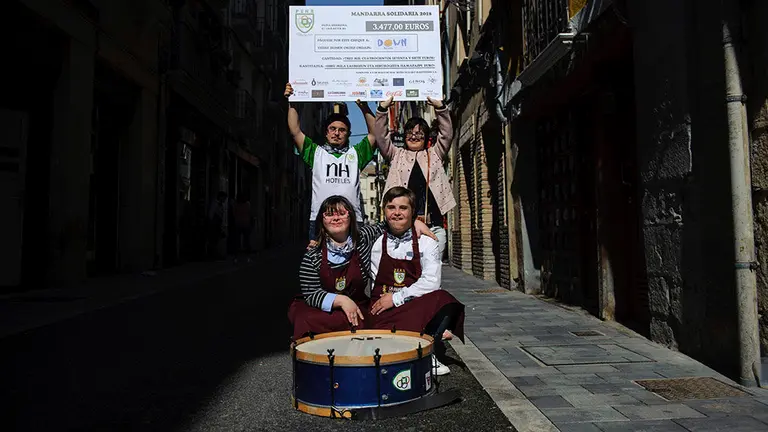 Entrega de la Mandarra de Oberena a la Asociación Síndrome de Down. MIGUEL OSÉS_4