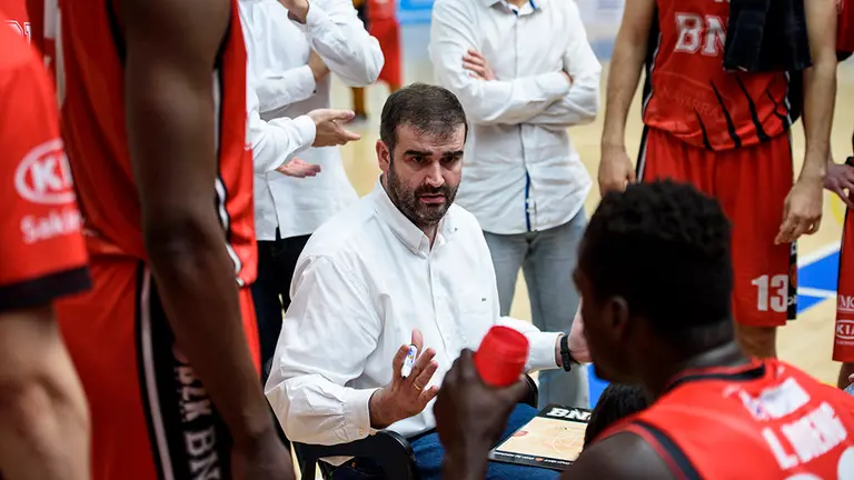 Basket Navarra - HLA Alicante en el polideportivo de Arrosadia. MIGUEL OSÉS_13