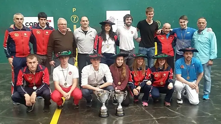 Campeones navarros del torneo Grvni.