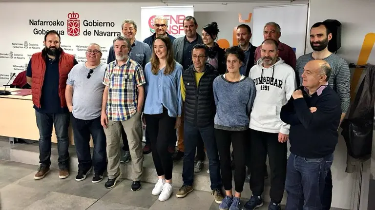 Participantes en la rueda de prensa de baloncesto en el INDJ. Twitter.