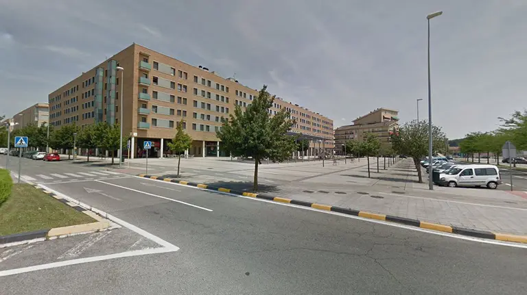 Imagen de archivo de uno de los bloques de vivienda del barrio pamplonés de Buztintxuri ARCHIVO