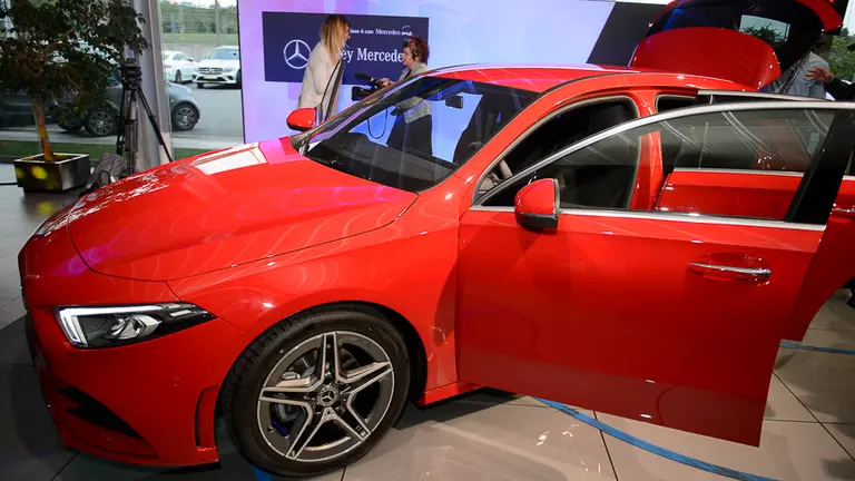 Presentación del nuevo modelo Mercedes Clase A en el concesionario Gazpi en Tajonar. PABLO LASAOSA.