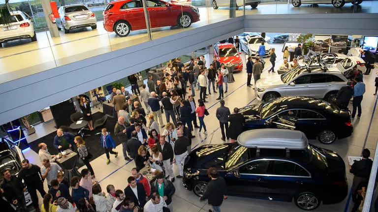 Presentación del nuevo modelo Mercedes Clase A en el concesionario Gazpi en Tajonar. PABLO LASAOSA.