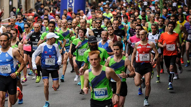 Celebración del 'XXXVII Media Maratón de Pamplona'. MIGUEL OSÉS_12