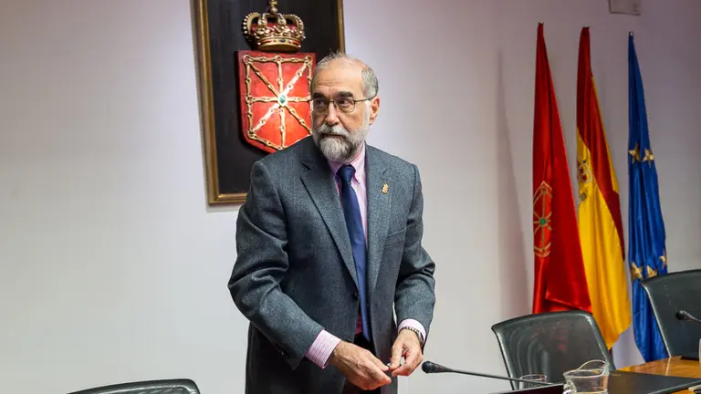 El Consejero de Salud, Fernando Domínguez, comparece en el Parlamento para explicar la estrategia de Atención Primaria 2017-2019 (08). IÑIGO ALZUGARAY