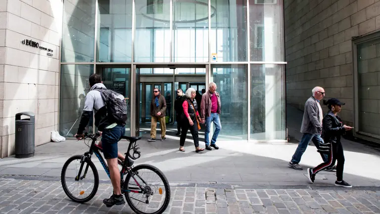 Ascensores de la calle Descalzos que unen la Rochapea con el Casco Antiguo de Pamplona. MIGUEL SANTIAGO  (3)