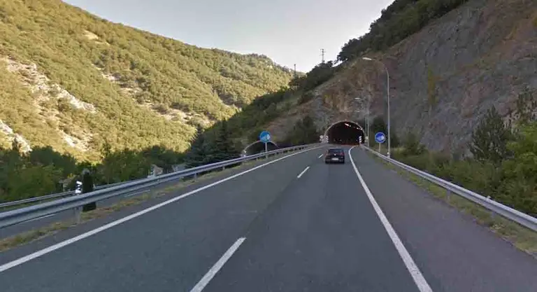 El tramo del desv&iacute;o incluye el t&uacute;nel de Ferrer&iacute;a, en la imagen.