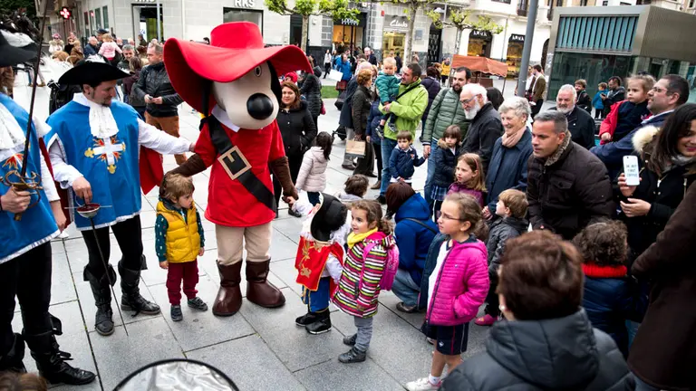 Presentación en Pamplona de &#39;D&#39;Artacan y los tres mosqueperros&#39;, la película de animación que se producirá en Navarra. MIGUEL SANTIAGO