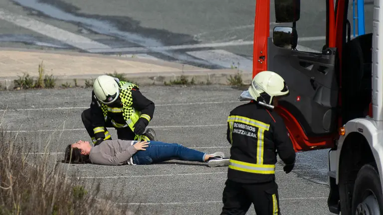 Simulacro de accidente de avión en la inmediaciones del aeropuerto de Pamplona. PABLO LASAOSA07