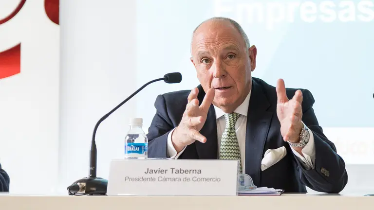 Fernando Jáuregui, Javier Taberna y Josep Alfonso presentan en la Cámara de Comercio el estudio 'Necesidades laborales de las empresas' (08). IÑIGO ALZUGARAY