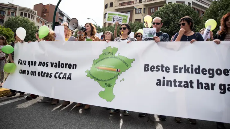 Manifestaci&oacute;n convocada por la Plataforma de Docentes de Interinos. MIGUEL SANTIAGO07