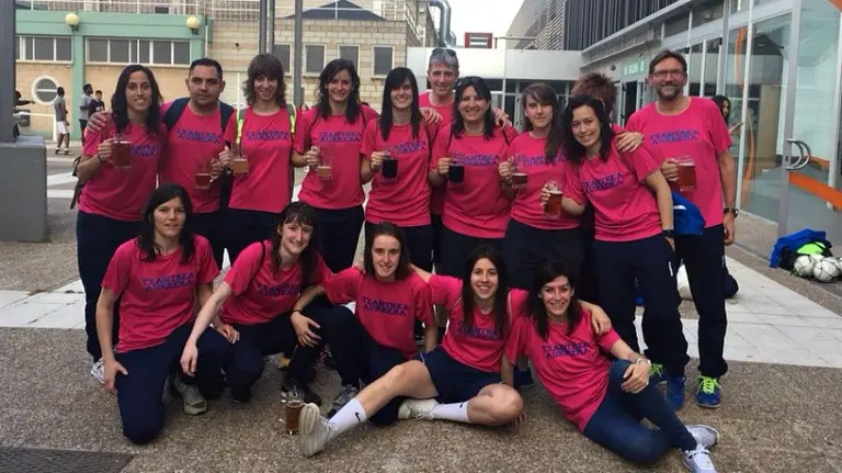 El Txantrea FSF celebra su triunfo en Zaragoza.