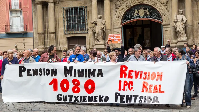 Navarra Sasoia y Nafarroako Pentsionistak Martxan convocan nuevas movilizaciones para recuperar el poder adquisitivo de las pensiones (05). IÑIGO ALZUGARAY