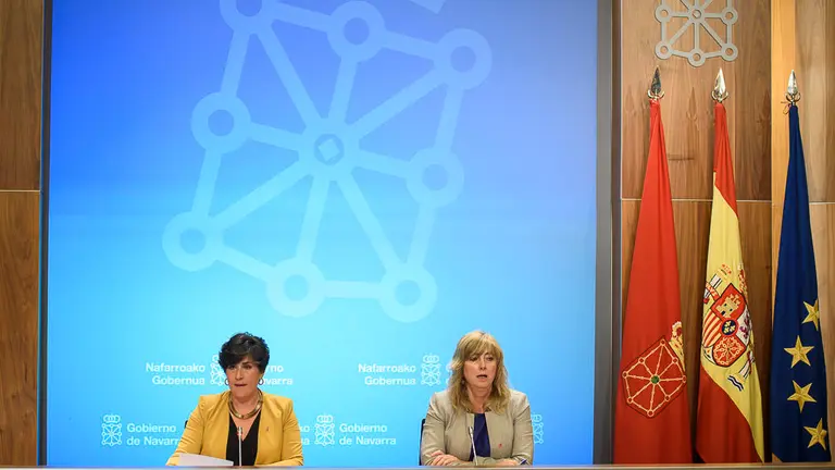 María Solana y Ana Ollo informan en rueda de prensa de los acuerdos adoptados en su reunión semanal. PABLO LASAOSA04