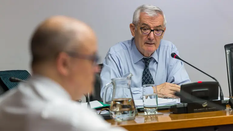 Comparencia del ex director general de Caja Navarra, Lorenzo Riezu, en la comisión de Investigación sobre la desaparición de dicha entidad (09). IÑIGO ALZUGARAY