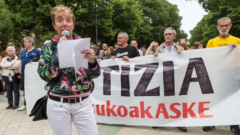 Concentración convocada por padres y madres de los jóvenes juzgados en la Audiencia Nacional por la agresión a dos guardias civiles en Alsasua (08). IÑIGO ALZUGARAY