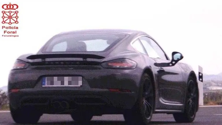 El vehículo cazado por el radar a exceso de velocidad