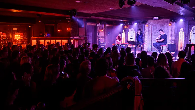 El grupo Efecto Mariposa en la sala Indara. MIGUEL OSÉS_4