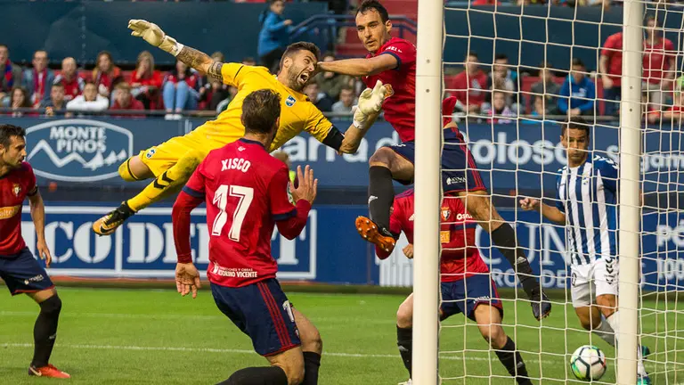 Partido de Liga entre Osasuna y Lorca disputado en El Sadar (38). IÑIGO ALZUGARAY