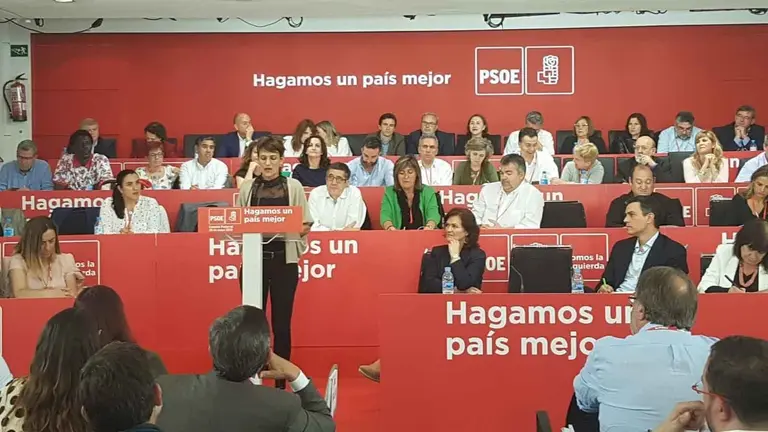 María Chivite, hablando frente al Comité Federal