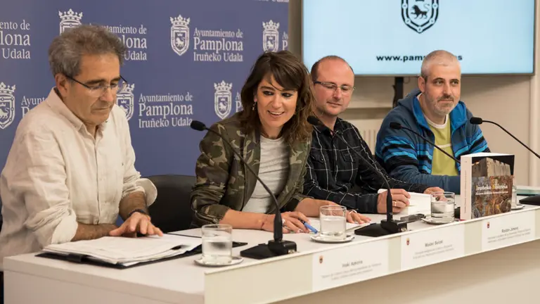 Maider Beloki presenta el libro Iruñeko historia. Hiriaren ibilbidea historian barna. MIGUEL SANTIAGO03