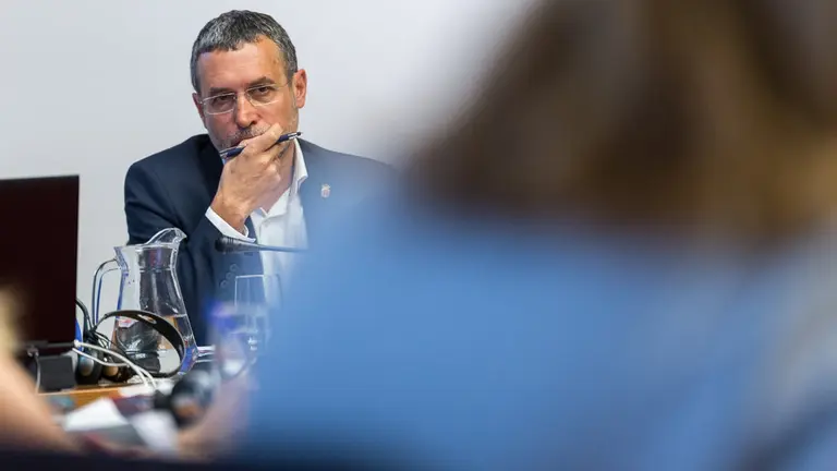 Comparecencia de Miguel Laparra, consejero de Derechos Sociales, para explicar los pliegos para el contrato de asistencia técnica para la gestión de un Centro de Día (27). IÑIGO ALZUGARAY