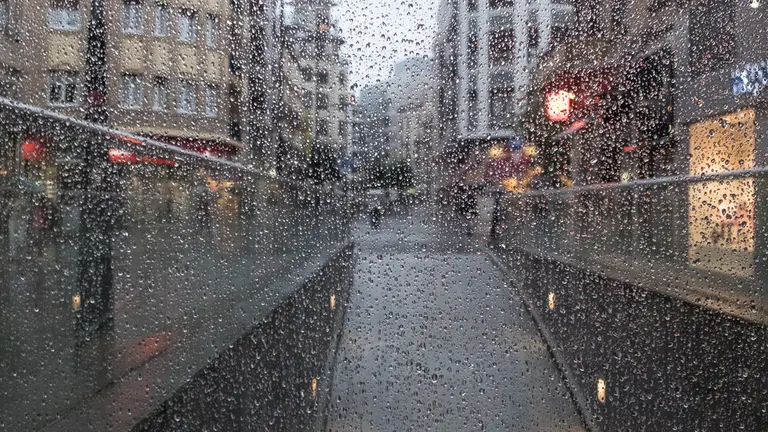 Tarde de lluvia en Pamplona (16). IÑIGO ALZUGARAY