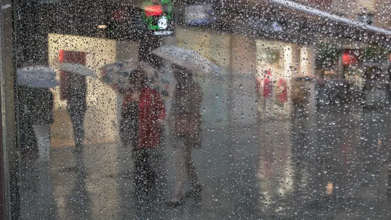 Tarde de lluvia en Pamplona (17). IÑIGO ALZUGARAY