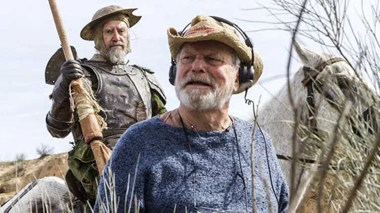 El actor Jonathan Pryce y el director Terry Gilliam en el rodaje de El hombre que mató a Don Quijote, la película rodada en Navarra que se estrena este viernes 1 de junio Foto EL HOMBRE QUE MATÓ A DON QUIJOTE