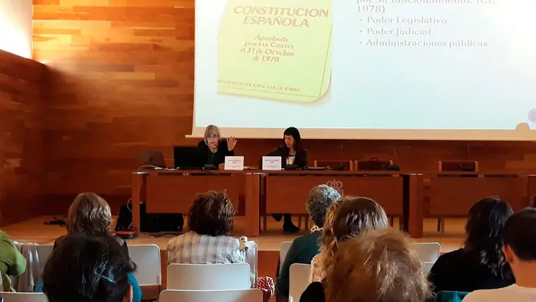 Mertxe Leranoz y Marisa Soleto, en el desarrollo de las jornadas. GOBIERNO DE NAVARRA