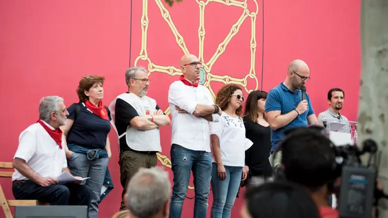 Manifestación del 2-J en Pamplona en contra de la política lingüística y la imposición del euskera. MIGUEL SANTIAGO (65)
