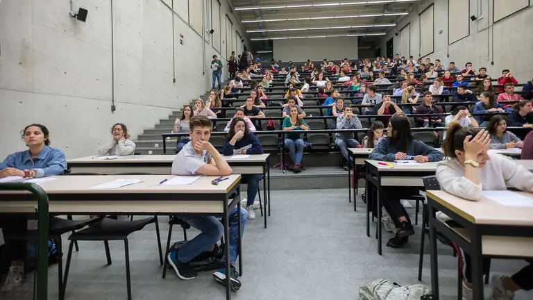 Inicio de las pruebas de Evaluación de Bachillerato para el Acceso a la Universidad (EBAU), antigua Selectividad, en Navarra (37). IÑIGO ALZUGARAY