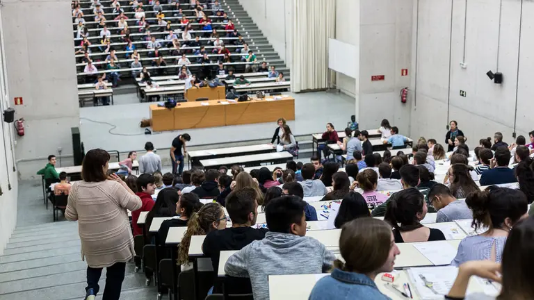 Inicio de las pruebas de Evaluación de Bachillerato para el Acceso a la Universidad (EBAU), antigua Selectividad, en Navarra (53). IÑIGO ALZUGARAY