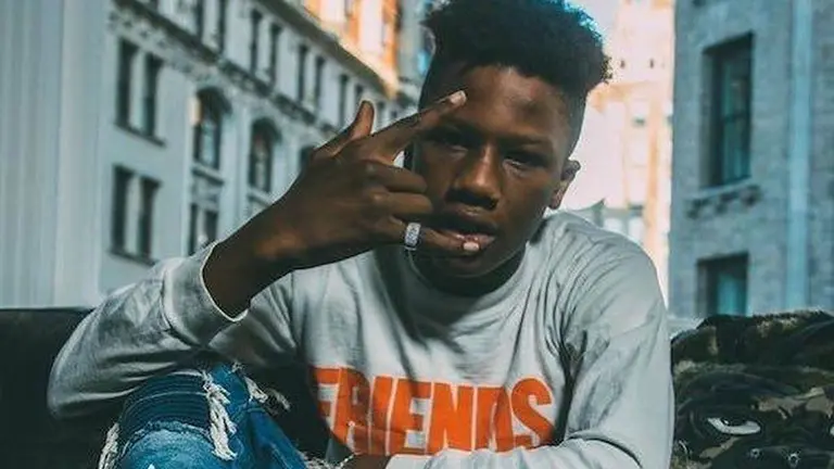 Smooky Margielaa, el rapero adolescente y su banda que se encuentran investigados por la violación de una menor en Razzmatazz EE