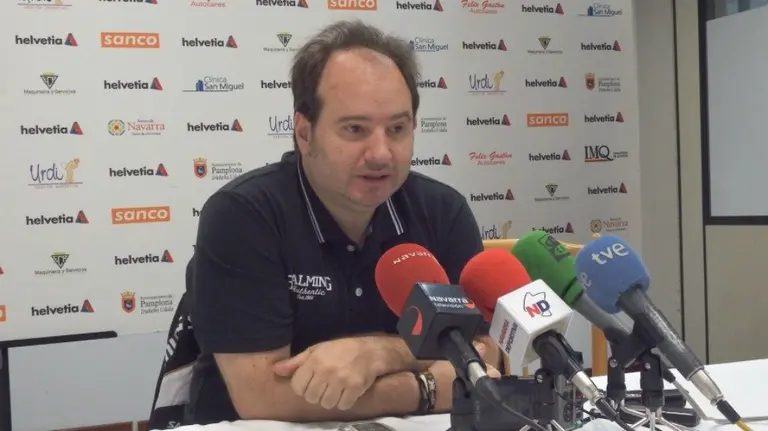 Iñaki Ániz en rueda de prensa.