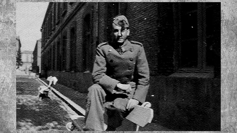 Una antigua foto de Domingo Concepci&oacute;n Solana vestido de militar EFE