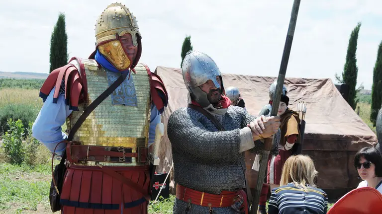 Los vecinos de Santacara regresan a la época romana por el Día de Cara. AMAYA LUQUI (9)