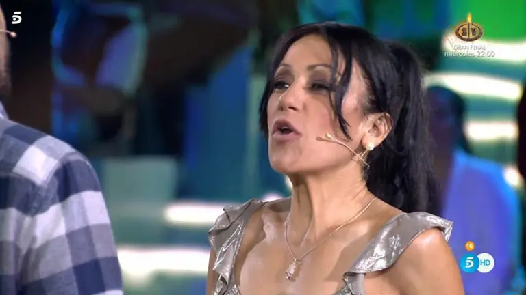 La pamplonesa Maite Galdeano, madre de Sofía Suescun, reaparece en televisión para defender a su hija en la penúltima gala de Supervivientes TELECINCO
