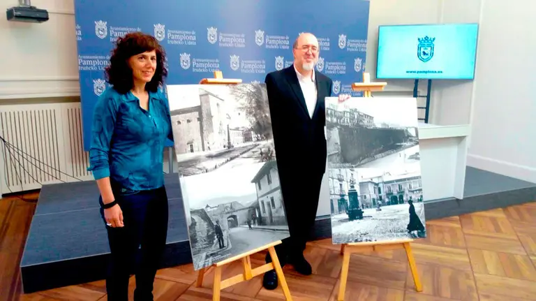 Exposición de los carteles del proyecto del Ayuntamiento enmarcado en el programa &#39;La noche en blanco y rojo&#39;. AYUNTAMIENTO DE PAMPLONA