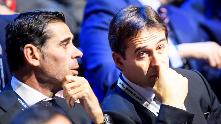 EPA702. LAUSANNE (SUIZA), 24/01/2018.- El entrenador de la selección española Julen Lopetegui (d) y el exfutbolista Fernando Hierro (i) asisten a la Liga Europea de las Naciones de la UEFA (Nations League) en el Centro de Convenciones SwissTech, en Lausanne (Suiza), fotografía de archivo, del 24 de enero de 2018. Luis Rubiales, presidente de la Federación Española de Fútbol, ha anunciado hoy, 13 de junio de 2018, la destitución del seleccionador español Julen Lopetegui, tras confirmarse que este será el entrenador del Real Madrid para las tres próximas temporadas. EFE/ Jean-christophe Bott