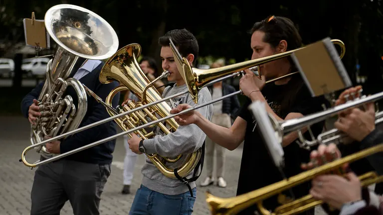 Pasacalles del Conservatorio de música Joaquín Maya por la Taconera de Pamplona. PABLO LASAOSA 06