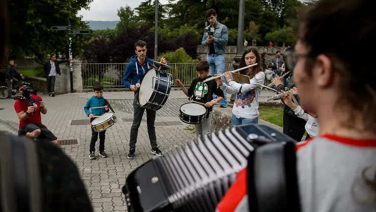Pasacalles del Conservatorio de música Joaquín Maya por la Taconera de Pamplona. PABLO LASAOSA 08