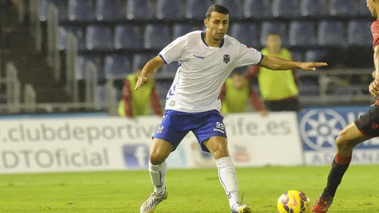 Cristo Díaz con la camiseta del Tenerife. Web CD Izarra.