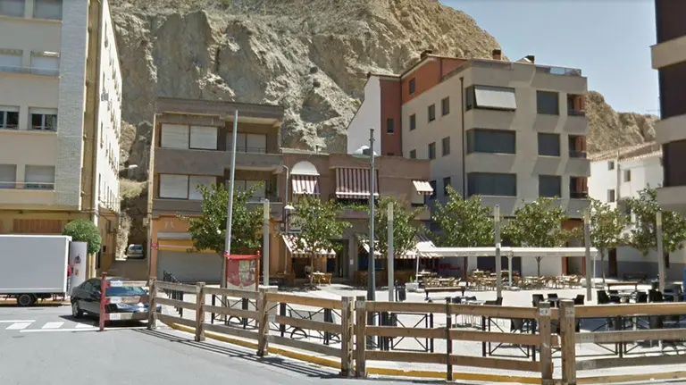 Imagen de la peña de Azagra, situada detrás del núcelo urbano ARCHIVO